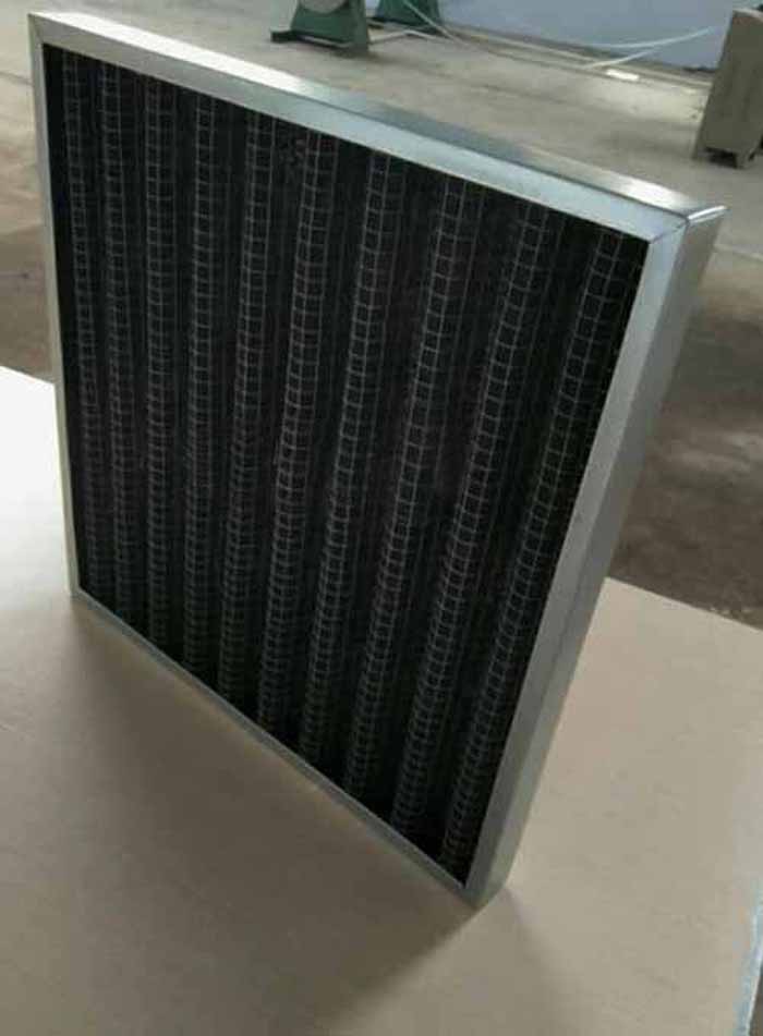折疊式活性炭過濾器鋁型材外框，也可選用鍍鋅外框及不銹鋼，厚度為：21mm,25mm,46mm，50mm等其他多種厚度。