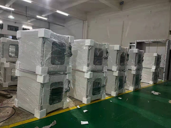 凈化車間傳遞窗成為不可或缺的設備。