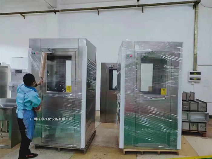 風淋室在運輸前，應對風淋室進行徹底的清潔，并確保內部干燥